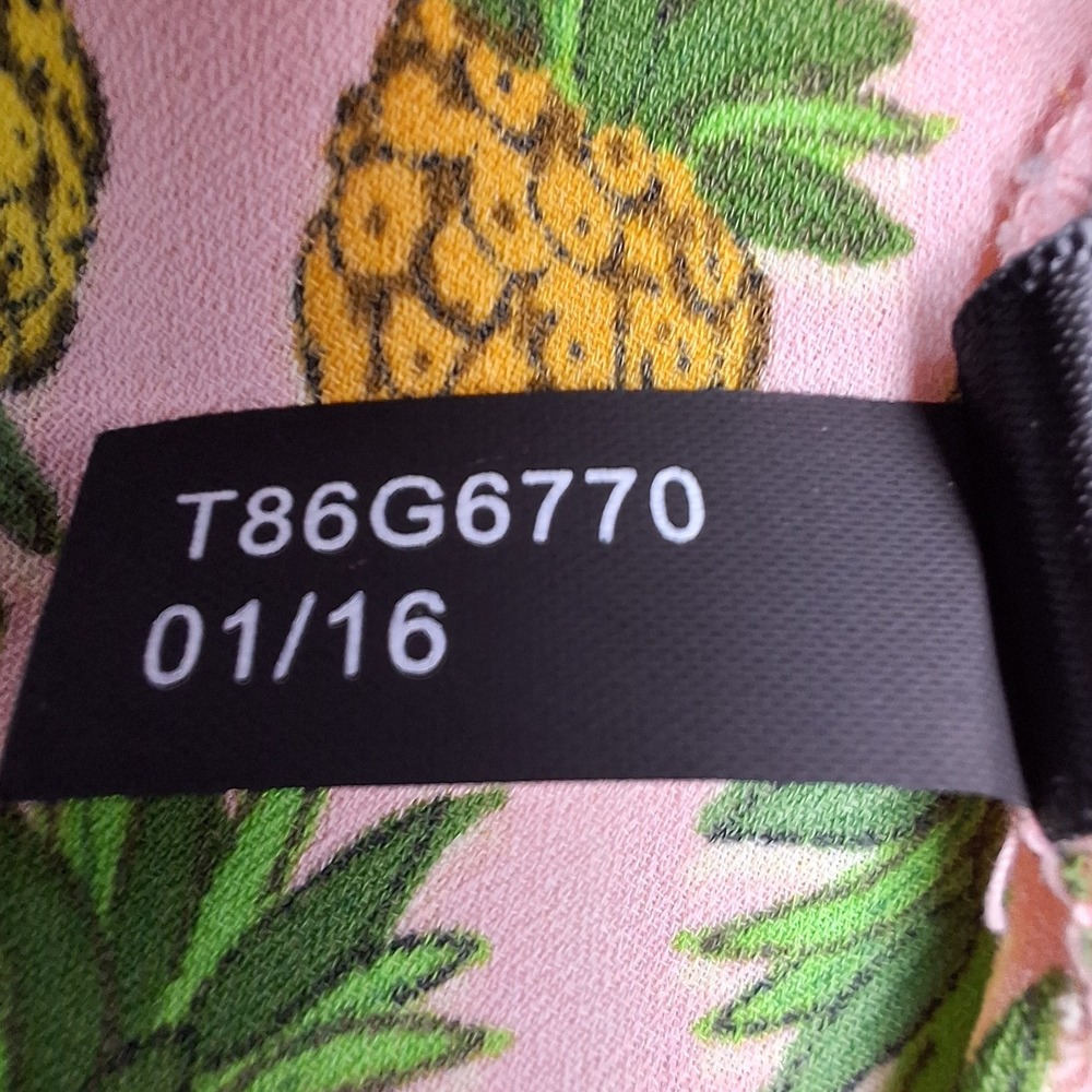 The Limited Blouse Womens Medium Pink Pineapple Print Sleeveless V-Neck Kitsch‎ - Picture 9 of 10